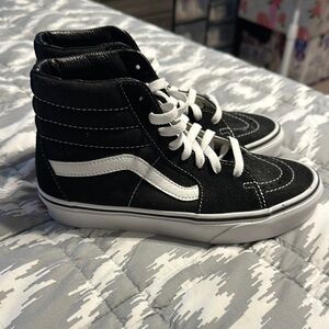 Vans Black and White Sk8-Hi Sneakers High-Top Design 5M 6.5W